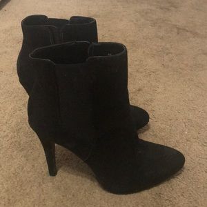 NINE WEST black ankle bootie stilettos